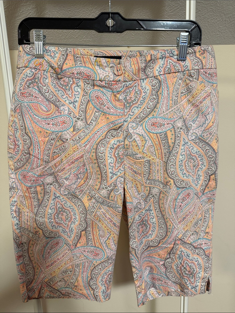 Tribal paisley print golf bermuda cotton blend shorts - size 6